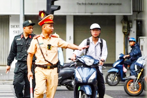 Từ hôm nay, CSGT Hà Nội đẩy mạnh xử lý học sinh vi phạm giao thông