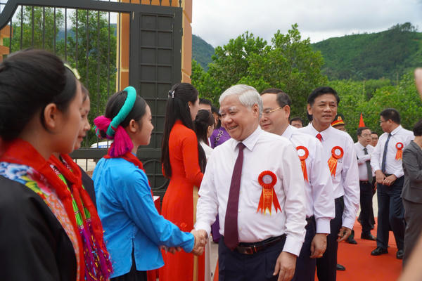 Phó Chủ tịch Thường trực Quốc hội Đỗ Văn Chiến dự khai giảng tại Quảng Ninh