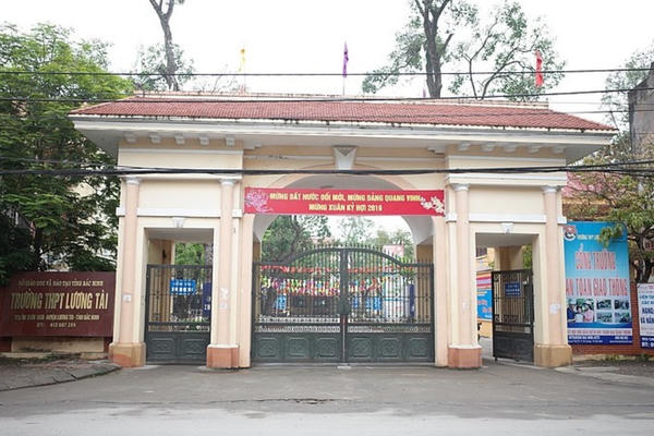 Thí sinh 9,5 điểm toán bị trừ 50% vì chép bài của "thủ khoa" Thí sinh 9,5 điểm toán bị trừ 50% vì chép bài của "thủ khoa"
