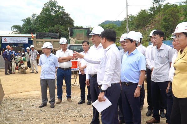 Giải ngân đầu tư công 8 tháng đầu năm của Đà Nẵng đạt hơn 11.351 tỷ đồng, đứng thứ 5/34 địa phương
Giải ngân đầu tư công 8 tháng đầu năm của Đà Nẵng đạt hơn 11.351 tỷ đồng, đứng thứ 5/34 địa phương