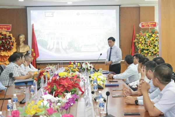 HUIT ký kết hợp tác cùng HCMUE, khai trương điểm thi vệ tinh đánh giá năng lực tiếng Trung quốc tế HSK 
