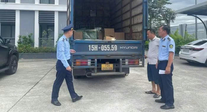 Quảng Ninh: Phát hiện hơn 3.300 bánh Trung thu nhập lậu