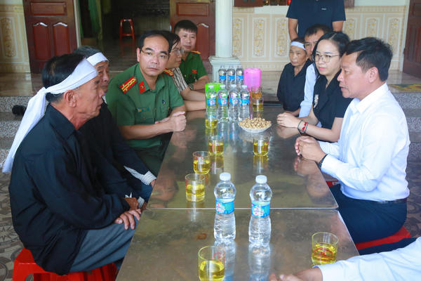 Lãnh đạo tỉnh Nghệ An thăm, động viên gia đình nạn nhân tử vong tại Đồng Nai