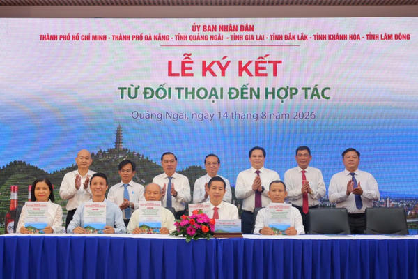 Quảng Ngãi và “cuộc đua” nâng chất lượng điều hành: Phấn đấu vào nhóm 20 địa phương dẫn đầu về PCI - Kỳ 3: Từ quyết tâm đến những chuyển động đầu tiên Quảng Ngãi và “cuộc đua” nâng chất lượng điều hành: Phấn đấu vào nhóm 20 địa phương dẫn đầu về PCI - Kỳ 3: Từ quyết tâm đến những chuyển động đầu tiên