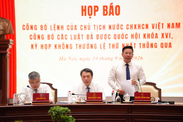 Thứ trưởng Bộ Tư pháp Nguyễn Thanh Ngọc giới thiệu nội dung cơ bản của 4 luật mới được thông qua