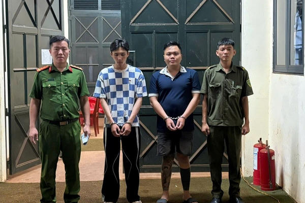 Vô cớ chém người, 2 đối tượng bị bắt giữ Vô cớ chém người, 2 đối tượng bị bắt giữ