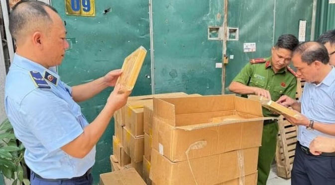 Tạm giữ hơn 7.500 bánh Trung thu không rõ nguồn gốc Tạm giữ hơn 7.500 bánh Trung thu không rõ nguồn gốc