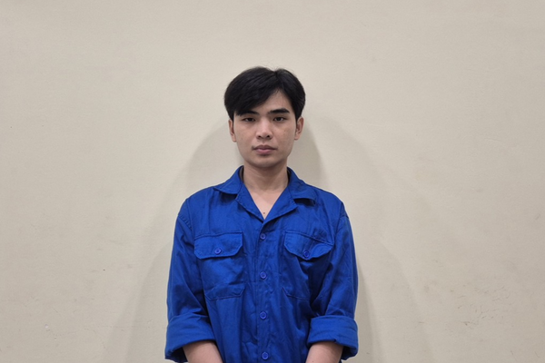 Nợ nần túng quẫn, nam thanh niên sắm 2 khẩu súng đi cướp tài sản Nợ nần túng quẫn, nam thanh niên sắm 2 khẩu súng đi cướp tài sản