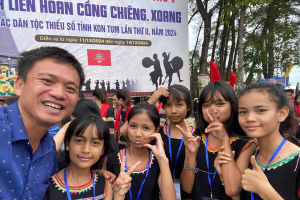 Dấu chân thầy giáo Nghệ trên đất Sa Bình- Kỳ 1: Đi "tìm" học trò giữa mùa rẫy