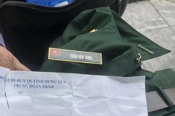 Thiếu tá nhảy xuống sông cứu người được truy thăng lên quân hàm Trung tá