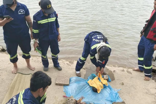 Phát hiện thi thể thai nhi dưới sông Trà Lý trong lúc rà soát tìm kiếm Thiếu tá quân đội mất tích