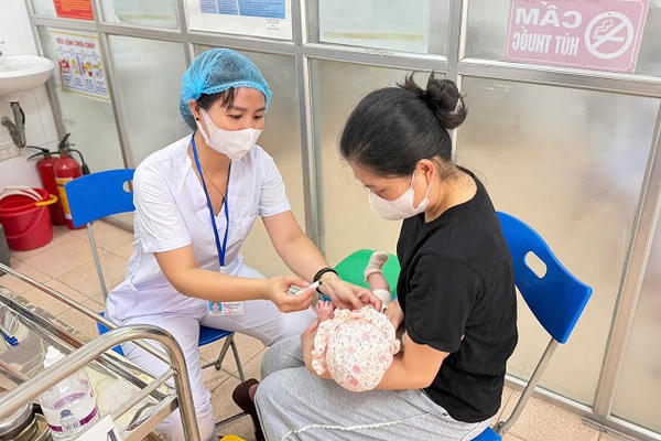Hà Nội duy trì tiến độ tiêm chủng, rà soát hơn nửa triệu trẻ trước năm học mới Hà Nội duy trì tiến độ tiêm chủng, rà soát hơn nửa triệu trẻ trước năm học mới