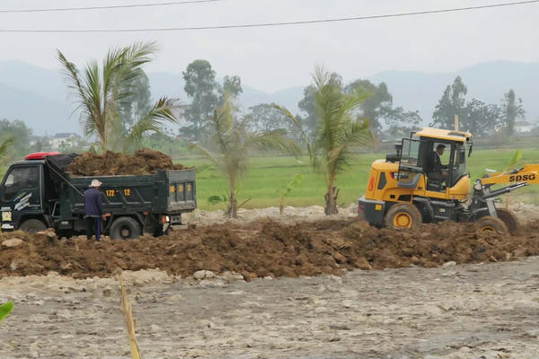 Tự ý san lấp đất nông nghiệp trái phép, một người dân tại Nghệ An bị xử phạt 70 triệu đồng Tự ý san lấp đất nông nghiệp trái phép, một người dân tại Nghệ An bị xử phạt 70 triệu đồng