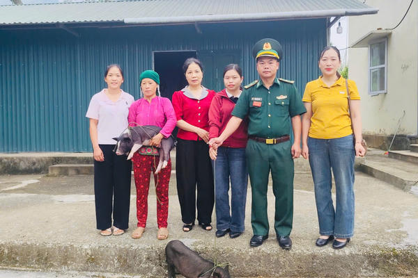 Bộ đội Biên phòng trao sinh kế, đồng hành cùng phụ nữ vùng biên 