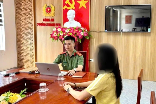 Đăng ảnh căn cước người khác lên Facebook, phụ nữ ở Hà Tĩnh bị phạt 20 triệu đồng Đăng ảnh căn cước người khác lên Facebook, phụ nữ ở Hà Tĩnh bị phạt 20 triệu đồng