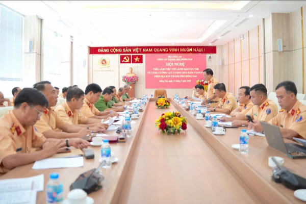 Đồng Nai tăng cường bảo đảm an toàn giao thông trên Quốc lộ 1 và Quốc lộ 20 Đồng Nai tăng cường bảo đảm an toàn giao thông trên Quốc lộ 1 và Quốc lộ 20
