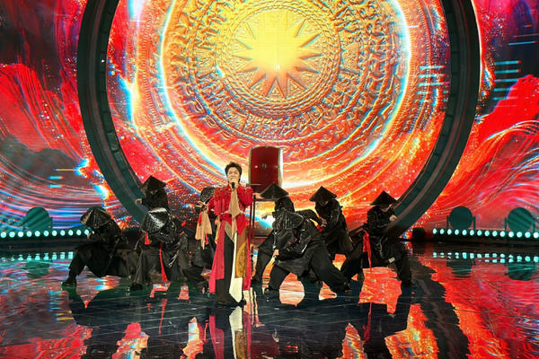 Đăng Khôi mang “Trống Cơm” đến Silk Way Star: Khi nhạc Việt kể câu chuyện văn hóa trên sân khấu quốc tế - Showbiz hôm #164 Đăng Khôi mang “Trống Cơm” đến Silk Way Star: Khi nhạc Việt kể câu chuyện văn hóa trên sân khấu quốc tế - Showbiz hôm #164