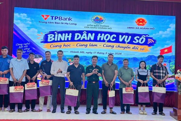 Đưa “Bình dân học vụ số” đến gần người dân vùng biên Hoành Mô Đưa “Bình dân học vụ số” đến gần người dân vùng biên Hoành Mô