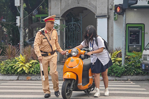 Hà Nội xử lý 1.780 trường hợp học sinh vi phạm giao thông trong nửa tháng Hà Nội xử lý 1.780 trường hợp học sinh vi phạm giao thông trong nửa tháng