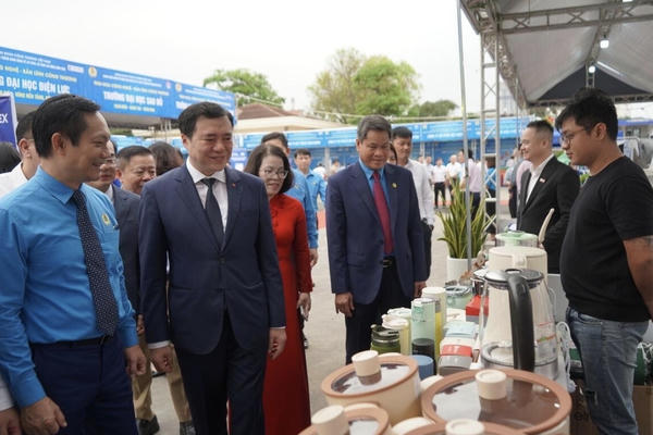 Ngày hội “Công nhân Việt Nam kiên quyết nói không với ma túy” tại Hải Phòng