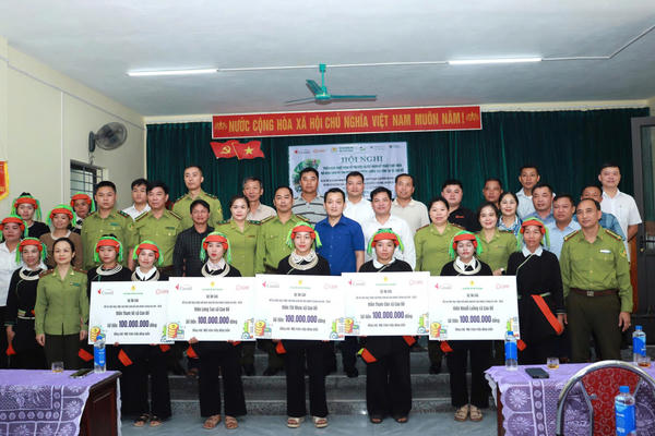 Hỗ trợ 500 triệu đồng giúp người dân Cao Bồ phát triển sinh kế, giữ rừng Hỗ trợ 500 triệu đồng giúp người dân Cao Bồ phát triển sinh kế, giữ rừng