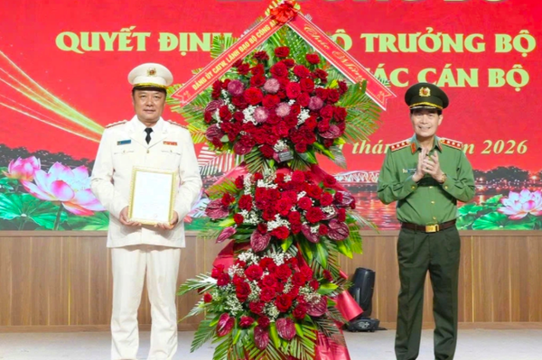 Phó Giám đốc Công an TPHCM được điều động, bổ nhiệm giữ chức Giám đốc Công an thành phố Huế
