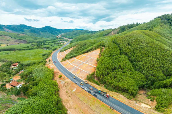 Bộ Xây dựng: Chấn chỉnh, rút kinh nghiệm trong quản lý một số dự án đầu tư 