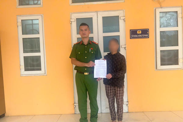 Gần 24 giờ truy xét, Công an xã Yên Bài thu hồi 60 triệu đồng trao trả người dân