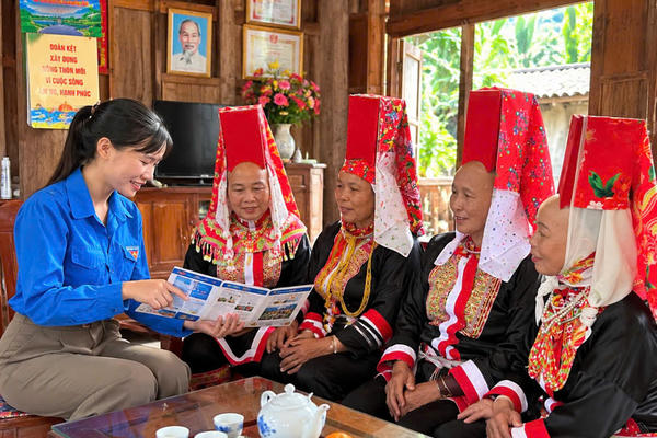 Khi tiếng Dao trở thành mạch nguồn, sức mạnh của Đảng- Bài 1: Từ tiếng Dao, mở lối vào lòng dân Khi tiếng Dao trở thành mạch nguồn, sức mạnh của Đảng- Bài 1: Từ tiếng Dao, mở lối vào lòng dân