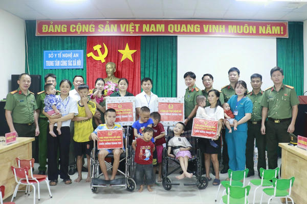 Công an Nghệ An: Lan tỏa yêu thương đến trẻ em có hoàn cảnh đặc biệt
