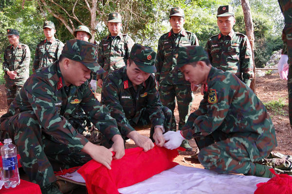 Cất bốc, quy tập 69 hài cốt liệt sĩ tại xã biên giới Thanh Thủy