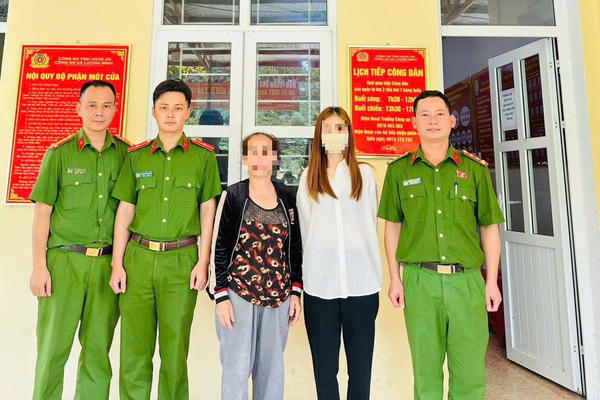 Bị lừa sang nước ngoài, cô gái được Công an xã Lượng Minh trở về đoàn tụ với gia đình Bị lừa sang nước ngoài, cô gái được Công an xã Lượng Minh trở về đoàn tụ với gia đình
