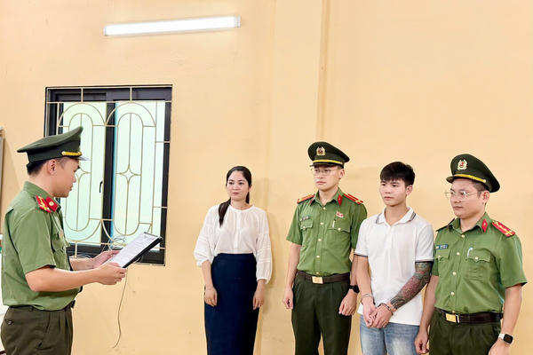 Khởi tố đối tượng tổ chức đưa người trốn sang Campuchia lao động Khởi tố đối tượng tổ chức đưa người trốn sang Campuchia lao động
