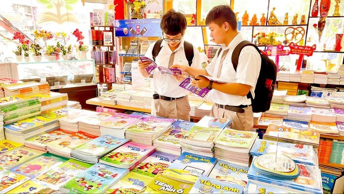 Bộ GD&ĐT nhận trách nhiệm vụ thiếu sách giáo khoa, sẽ kiểm điểm cá nhân liên quan Bộ GD&ĐT nhận trách nhiệm vụ thiếu sách giáo khoa, sẽ kiểm điểm cá nhân liên quan