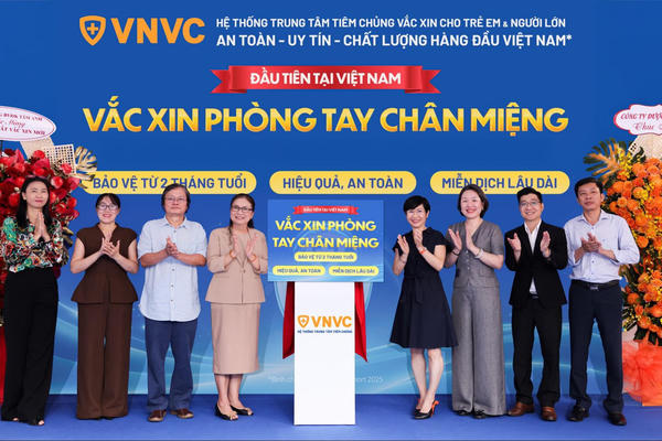 Vắc xin tay chân miệng đã có tại Việt Nam, tiêm đầu tiên tại VNVC Vắc xin tay chân miệng đã có tại Việt Nam, tiêm đầu tiên tại VNVC