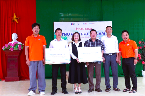 Lan tỏa Thư viện FPT 38 năm đến học sinh vùng biên cực Bắc