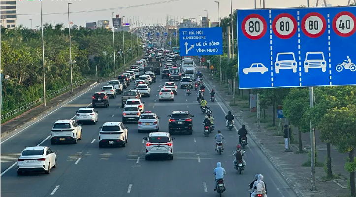 Tổ chức lại giao thông cầu Nhật Tân: Ô tô cùng chạy tối đa 80 km/h
