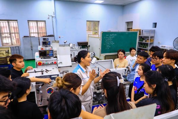 Sửa đổi, bổ sung Thông tư ban hành chuẩn cơ sở giáo dục nghề nghiệp Sửa đổi, bổ sung Thông tư ban hành chuẩn cơ sở giáo dục nghề nghiệp