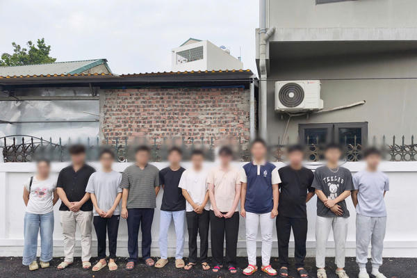 Phá đường dây mua bán trái phép tài khoản ngân hàng, khởi tố 11 đối tượng Phá đường dây mua bán trái phép tài khoản ngân hàng, khởi tố 11 đối tượng