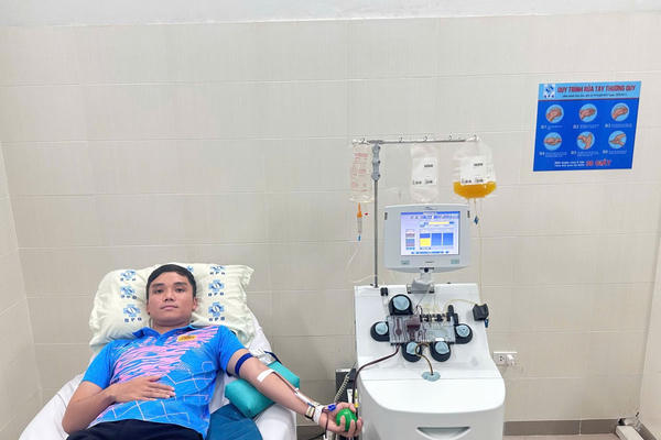 Vượt hơn 100km, cán bộ Công an xã Tây Trà hiến tiểu cầu cấp cứu bệnh nhi qua cơn nguy kịch