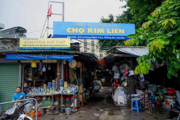 Hà Nội yêu cầu kiểm tra việc đóng chợ Kim Liên, tìm nơi buôn bán tạm cho tiểu thương
