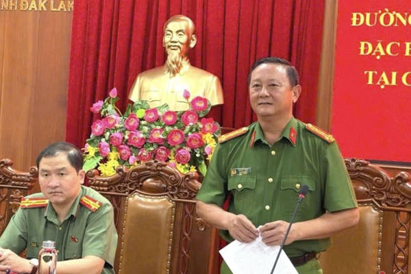 Triệt phá đường dây giả xuất xứ hơn 24.000 tấn phân bón, thu lợi bất chính hơn 60 tỷ đồng Triệt phá đường dây giả xuất xứ hơn 24.000 tấn phân bón, thu lợi bất chính hơn 60 tỷ đồng