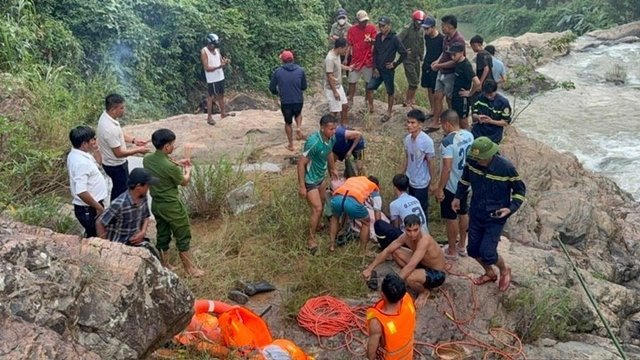 Liên tiếp phát hiện 3 thi thể đuối nước, 2 trong số đó là học sinh SN 2010 Liên tiếp phát hiện 3 thi thể đuối nước, 2 trong số đó là học sinh SN 2010