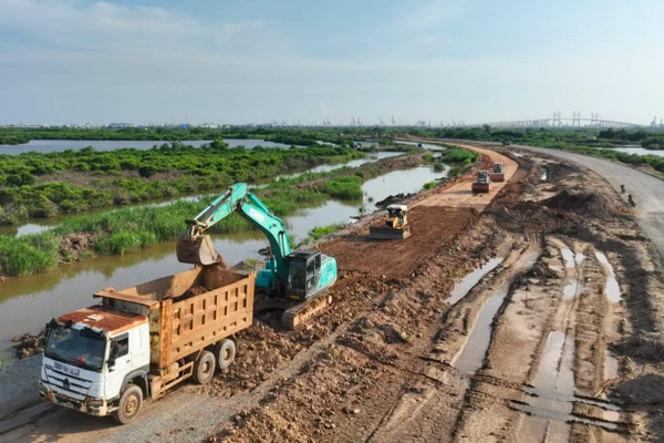 Quảng Ninh tăng tốc “đường găng” giải phóng mặt bằng 22 dự án trọng điểm