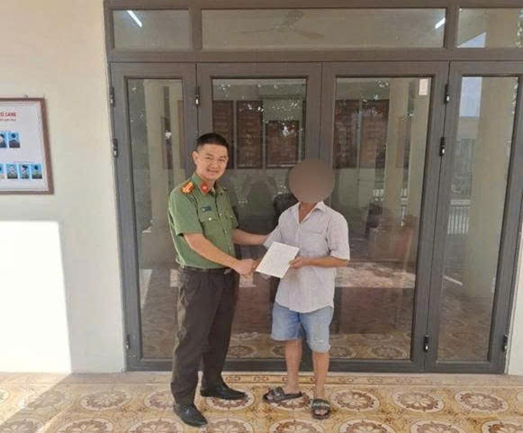 Công an xã Vĩnh Thanh kịp thời ngăn người dân chuyển hơn 2 tỷ đồng cho đối tượng lừa đảo