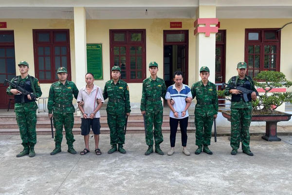 Phá đường dây đưa bé gái 14 tuổi xuất cảnh trái phép Phá đường dây đưa bé gái 14 tuổi xuất cảnh trái phép