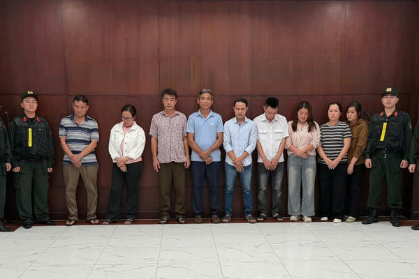 Khởi tố 9 bị can trong đường dây heo chất cấm quy mô hàng trăm tỉ đồng Khởi tố 9 bị can trong đường dây heo chất cấm quy mô hàng trăm tỉ đồng