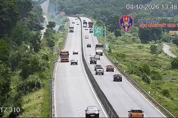 Nhiều tín hiệu tích cực về trật tự, an toàn giao thông trên tuyến cao tốc Cầu Giẽ - Ninh Bình
Nhiều tín hiệu tích cực về trật tự, an toàn giao thông trên tuyến cao tốc Cầu Giẽ - Ninh Bình