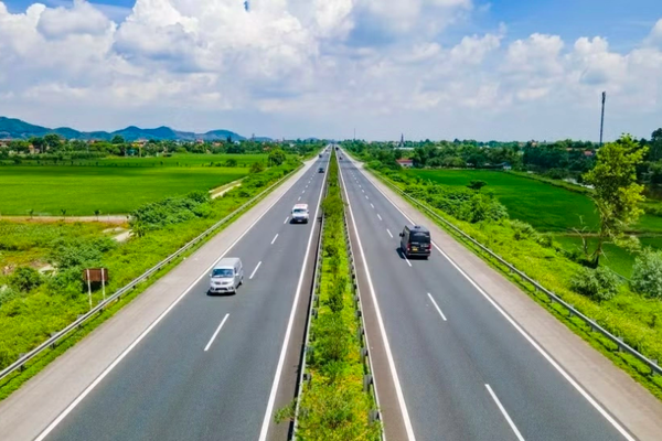 Cục Đường bộ yêu cầu chấn chỉnh vận hành hệ thống giám sát AI cao tốc Bắc - Nam
Cục Đường bộ yêu cầu chấn chỉnh vận hành hệ thống giám sát AI cao tốc Bắc - Nam