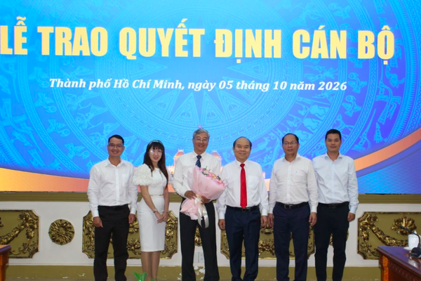 TPHCM công bố loạt quyết định nhân sự quan trọng TPHCM công bố loạt quyết định nhân sự quan trọng